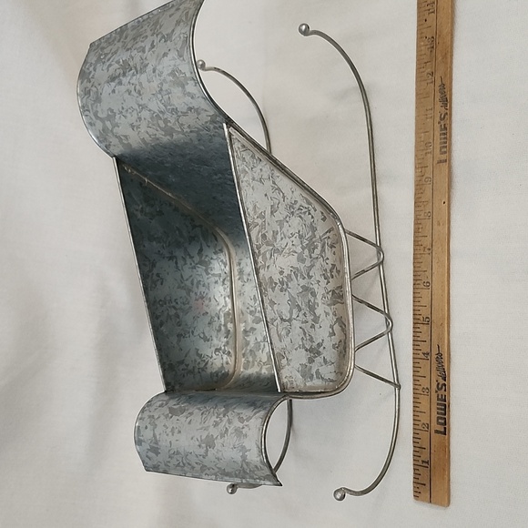 Resin and Metal Christmas Decor - Picture 2 of 16